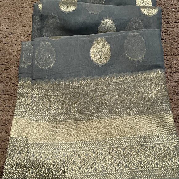 Soft Banarasi Saree in Dusty Gray with Rich Zari Border & Pallu - Picture 13 of 16
